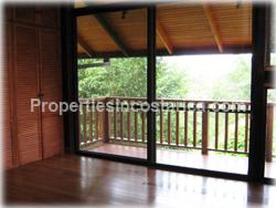 gated community, 2 story, fine wood, high ceilings, retiring, vacation rentals, creek, private, secure, 1459