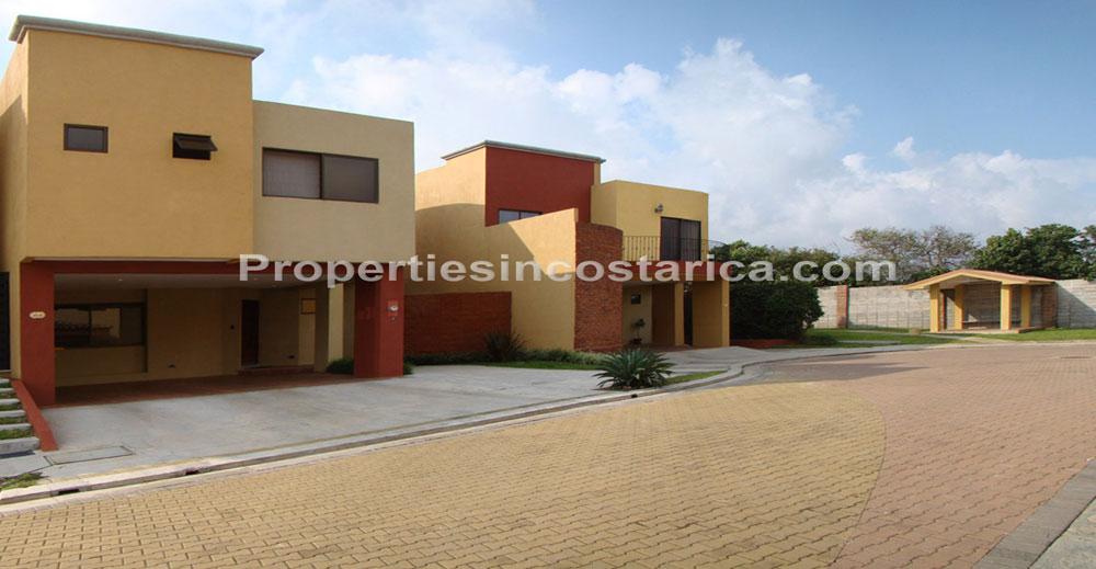 Contemporary townhouse for sale in Belen, ID CODE 1768