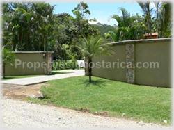 Beach proximity, home in Pavones, Pavones property, Pavones for sale, surfing, waves, gated community, Costa Rica surfing, security, privacy, high ceilings, tropical, 1473