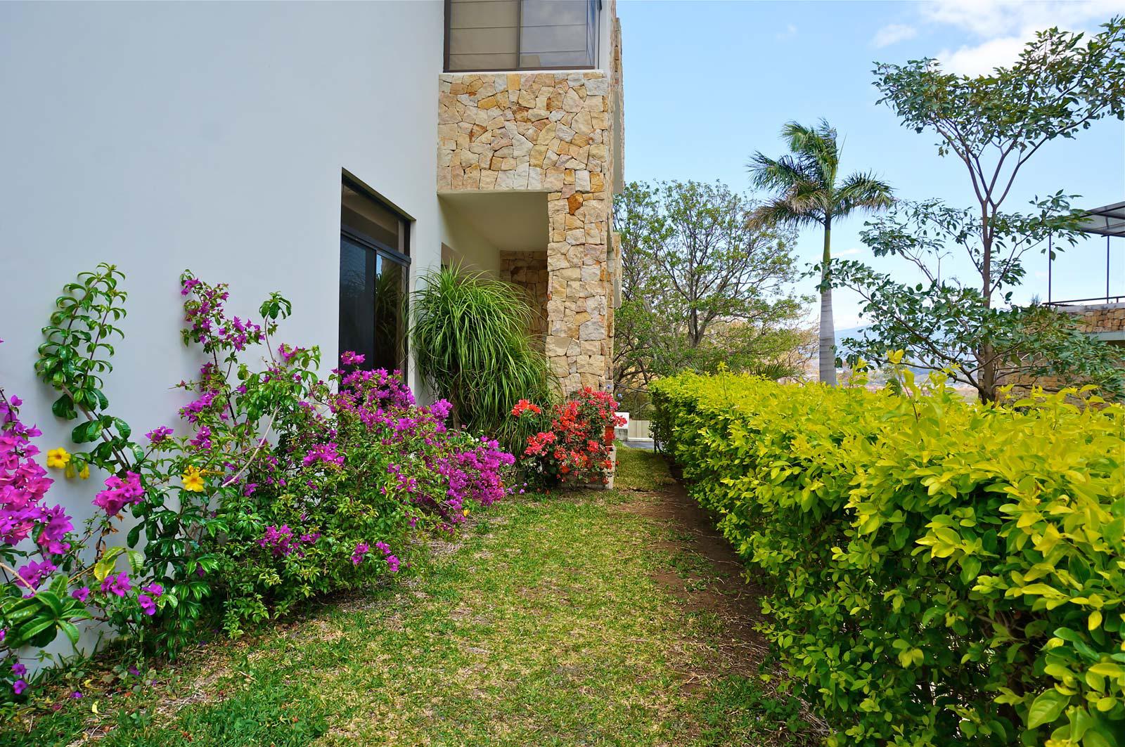 Condo for sale in Santa Ana Resort Community, ID CODE 3066